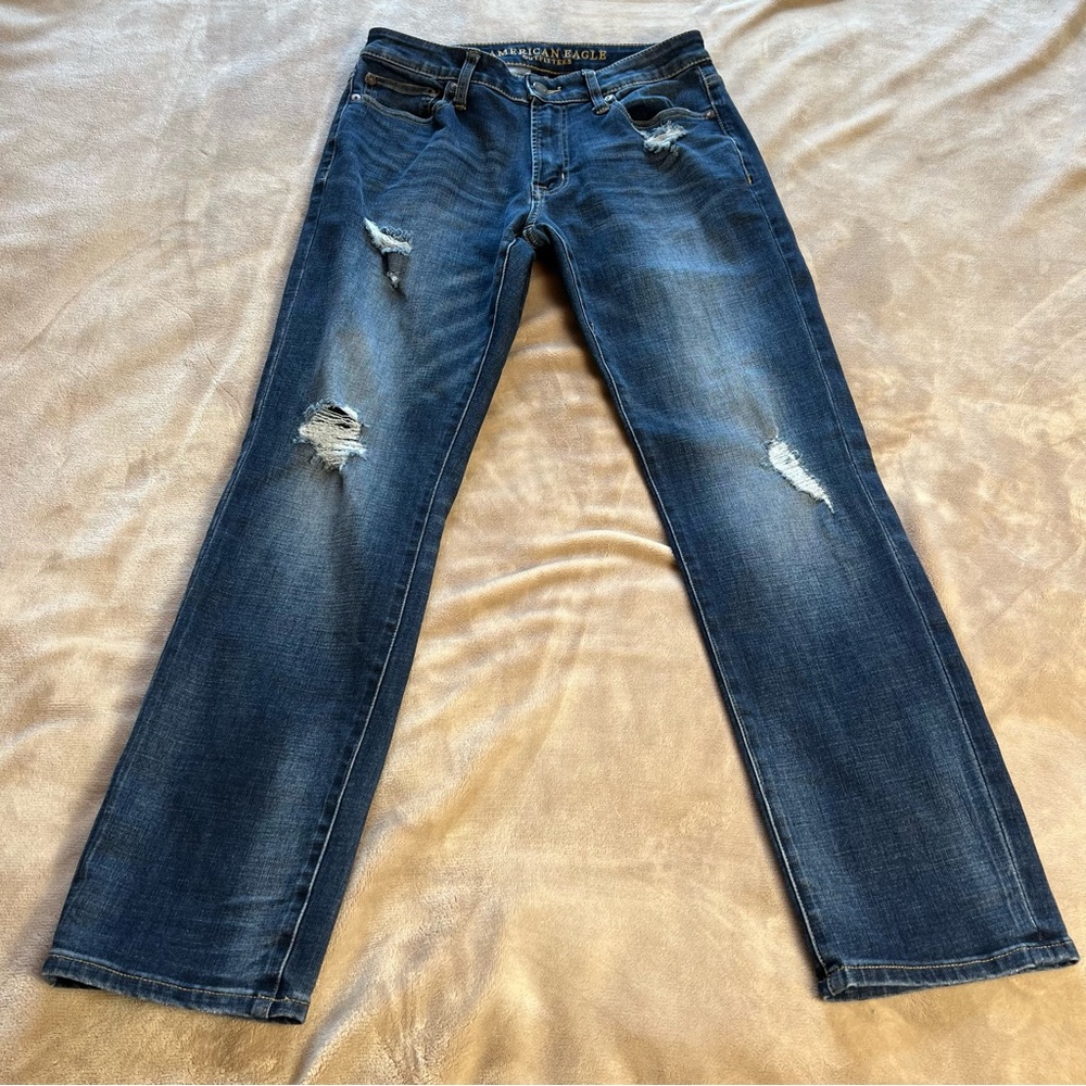 AMERICAN EAGLE Relaxed Straight Distressed Jeans in a Faded Dark Wash - Size 30